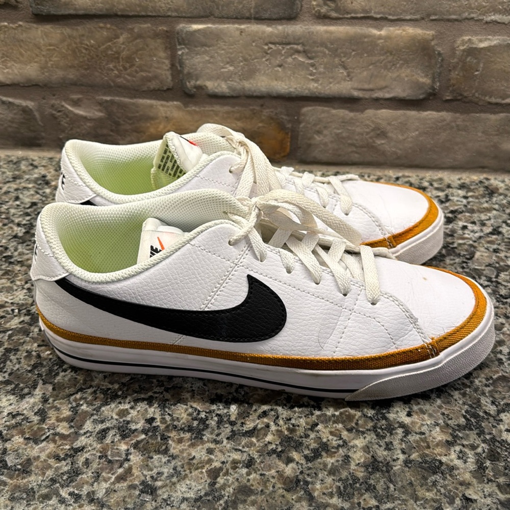 Nike Shoes Size 9